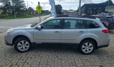 2012 Subaru Outback, $7100. Photo 4
