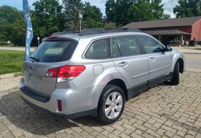 2012 Subaru Outback, $7100. Photo 7