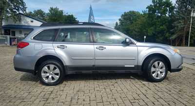 2012 Subaru Outback, $7100. Photo 8