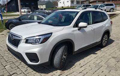 2019 Subaru Forester, $19200. Photo 3