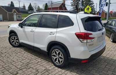 2021 Subaru Forester, $18300. Photo 5