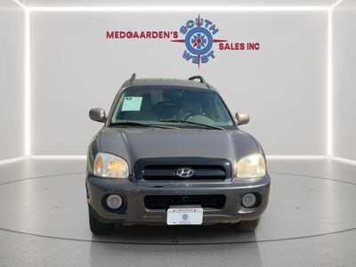 2005 Hyundai Santa Fe, $4495.00. Photo 2