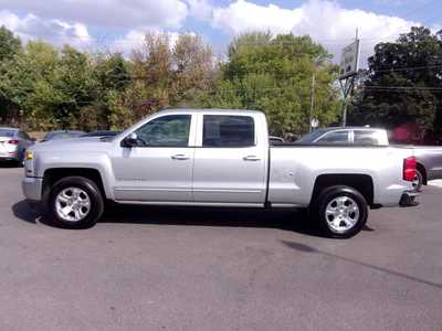 2018 Chevrolet 1500 Crew Cab, $25995. Photo 4