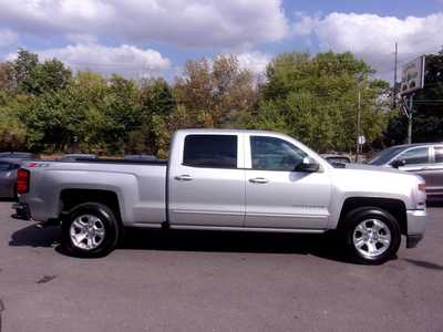 2018 Chevrolet 1500 Crew Cab, $25995. Photo 8