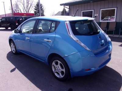 2014 Nissan Leaf, $8495. Photo 5