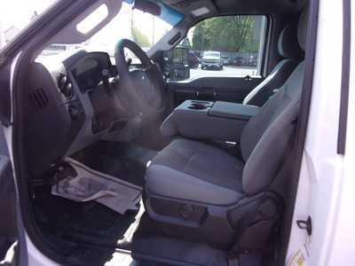 2015 Ford F250 Reg Cab, $12995. Photo 9