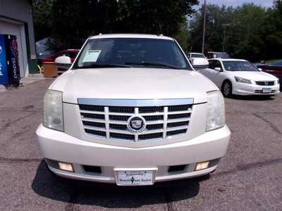 2007 Cadillac Escalade, $8995. Photo 2