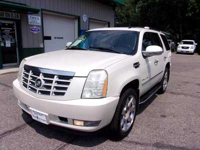 2007 Cadillac Escalade, $8995. Photo 3