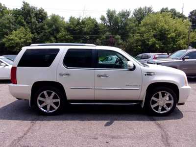 2007 Cadillac Escalade, $8995. Photo 8