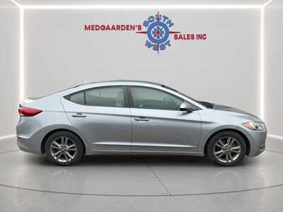 2017 Hyundai Elantra, $8495. Photo 10