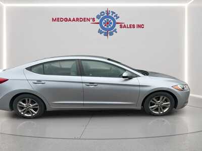 2017 Hyundai Elantra, $8495. Photo 11