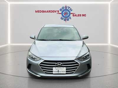 2017 Hyundai Elantra, $8495. Photo 2