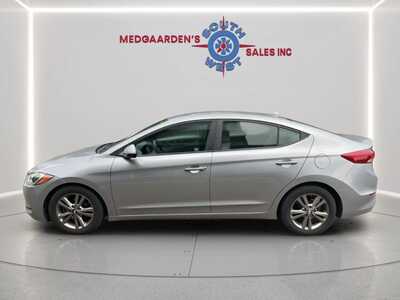 2017 Hyundai Elantra, $8495. Photo 3