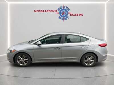 2017 Hyundai Elantra, $8495. Photo 4