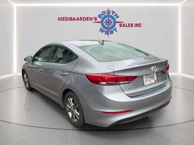 2017 Hyundai Elantra, $8495. Photo 5