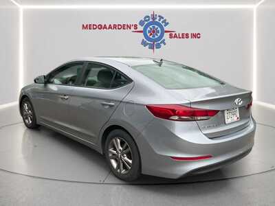 2017 Hyundai Elantra, $8495. Photo 6