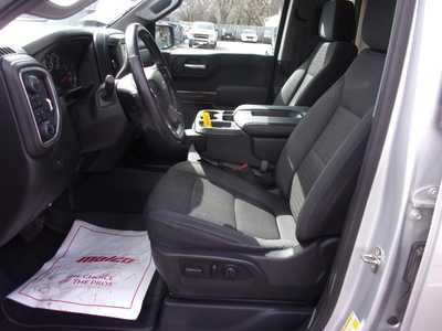 2020 Chevrolet 1500 Crew Cab, $26995. Photo 12