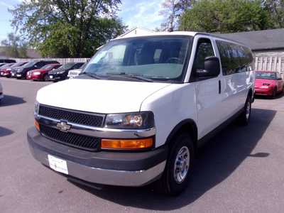 2014 Chevrolet 3500 Ext Cab, $23995. Photo 3