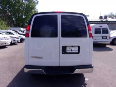 2014 Chevrolet 3500 Ext Cab, $23995. Photo 6