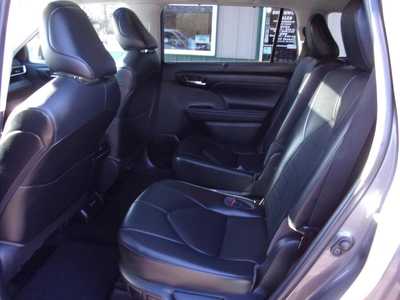 2021 Toyota Highlander, $32995. Photo 10