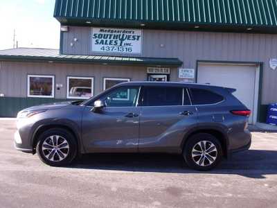 2021 Toyota Highlander, $32995. Photo 4