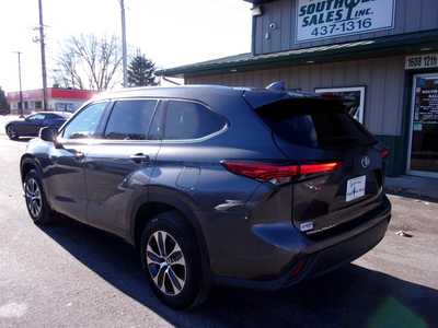 2021 Toyota Highlander, $32995. Photo 5