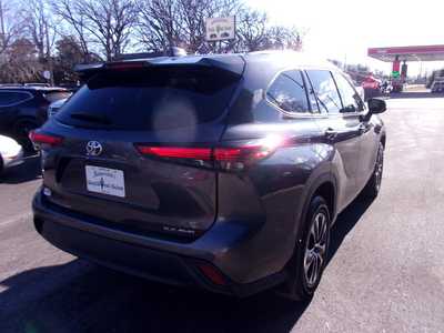 2021 Toyota Highlander, $32995. Photo 7