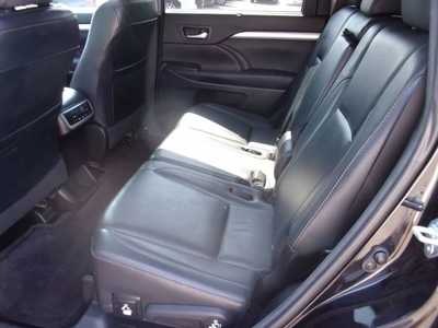 2015 Toyota Highlander, $16995. Photo 9