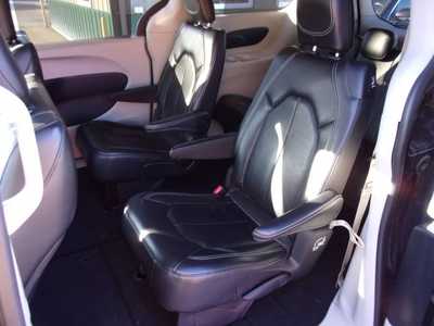 2022 Chrysler Pacifica, $23995. Photo 11