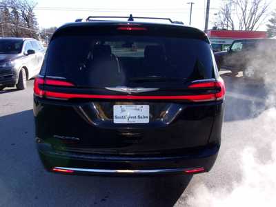 2022 Chrysler Pacifica, $23995. Photo 6