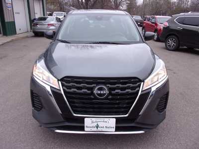 2022 Nissan Kicks, $16495. Photo 2