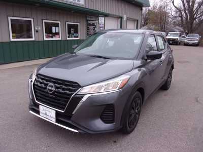 2022 Nissan Kicks, $16495. Photo 3