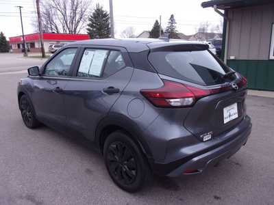 2022 Nissan Kicks, $16495. Photo 5