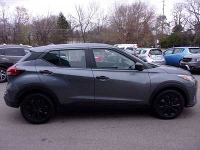 2022 Nissan Kicks, $16495. Photo 8