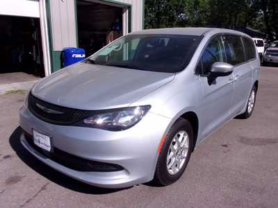 2023 Chrysler Voyager, $22495. Photo 3