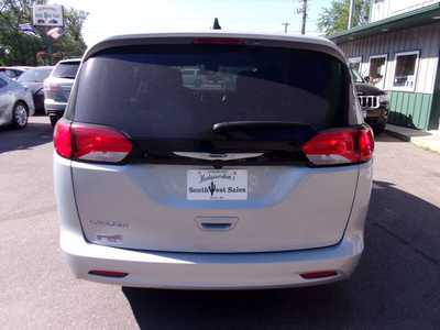 2023 Chrysler Voyager, $22495. Photo 6