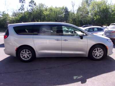 2023 Chrysler Voyager, $22495. Photo 8