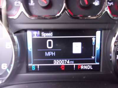 2019 Chevrolet Suburban, $13995. Photo 12