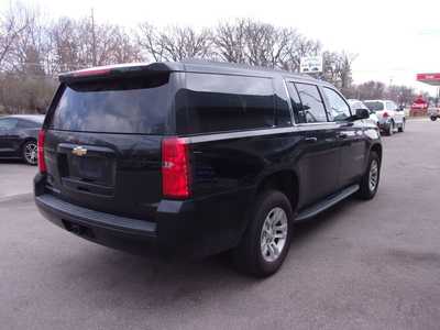 2019 Chevrolet Suburban, $13995. Photo 5
