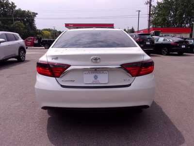 2016 Toyota Camry, $15995. Photo 6
