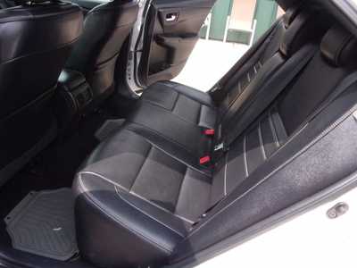 2016 Toyota Camry, $15995. Photo 9
