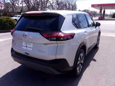 2023 Nissan Rogue, $23995. Photo 7
