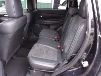 2019 Mitsubishi Outlander, $12995. Photo 10