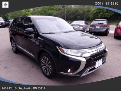 2019 Mitsubishi Outlander, $12995. Photo 1