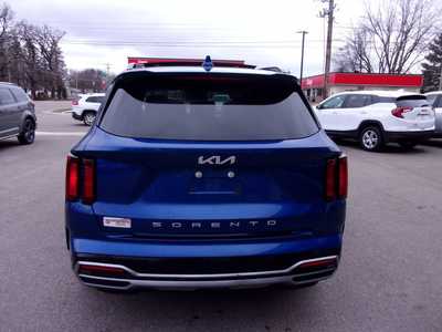2022 Kia Sorento, $24492. Photo 6