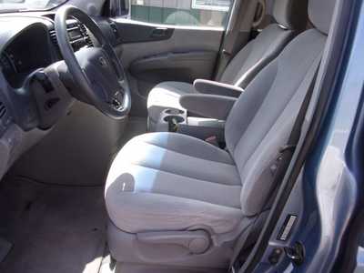 2007 Kia Sedona, $2995. Photo 3