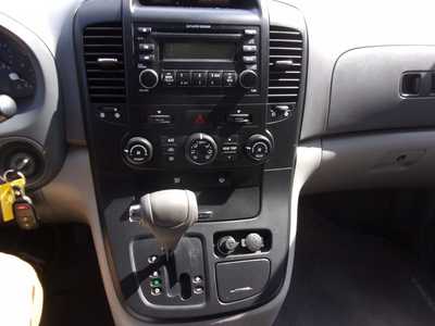 2007 Kia Sedona, $2995. Photo 9