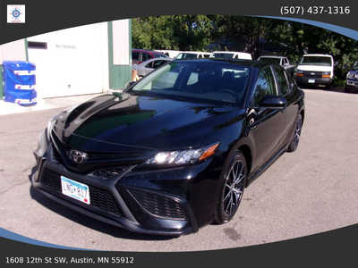 2021 Toyota Camry, $21995. Photo 1