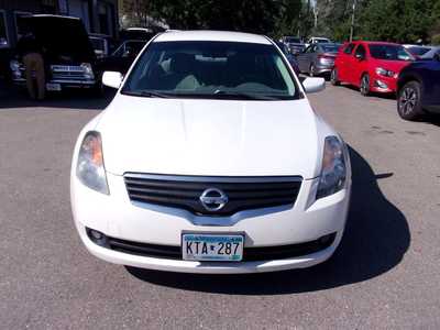2009 Nissan Altima, $5995. Photo 2