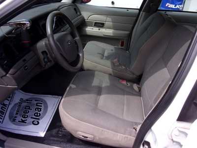 2011 Ford Crown Victoria, $5995. Photo 11